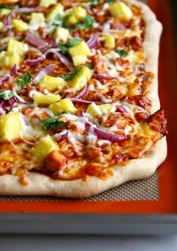 BBQ Chicken, Pineapple, and Red Onion Pizza | climbinggriermountain.com