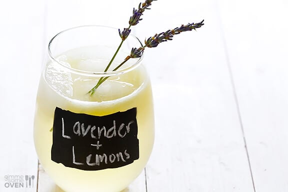 Sparkling Lavender Lemonade Recipe | gimmesomeoven.com