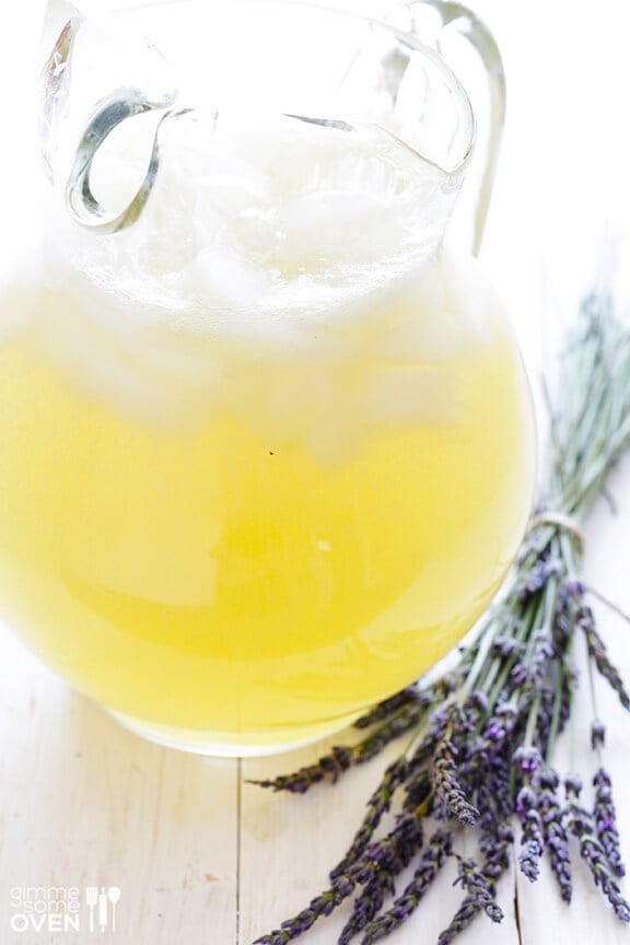 Sparkling Lavender Lemonade Recipe | gimmesomeoven.com