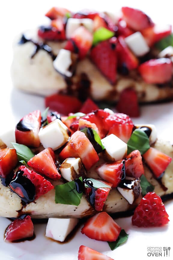 Strawberry Balsamic Chicken Recipe | gimmesomeoven.com