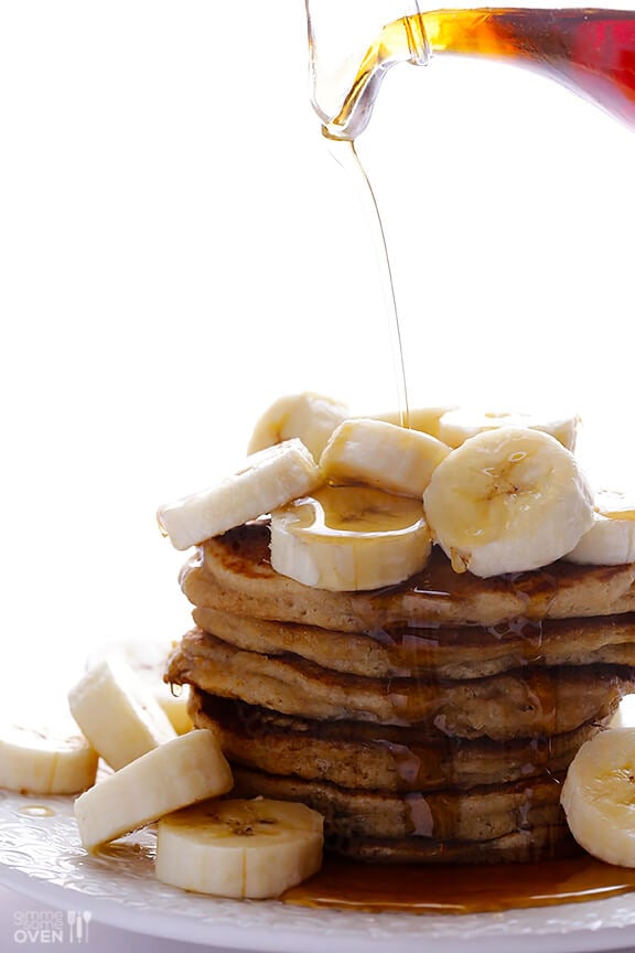 Banana Pancakes Recipe | gimmesomeoven.com