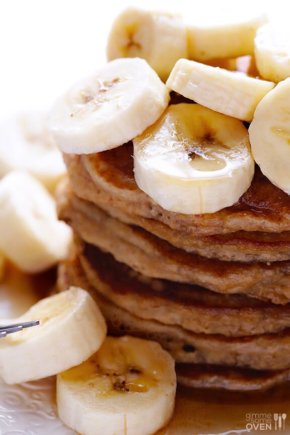 Banana Pancakes Recipe | gimmesomeoven.com