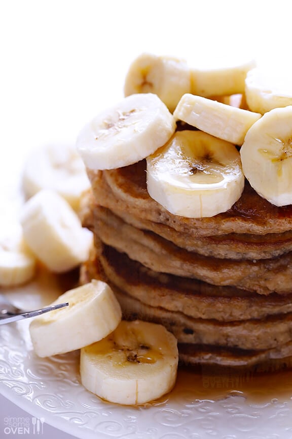 Banana Pancakes Recipe | gimmesomeoven.com