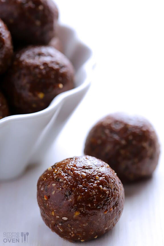 Nutella Energy Bites Recipe | gimmesomeoven.com