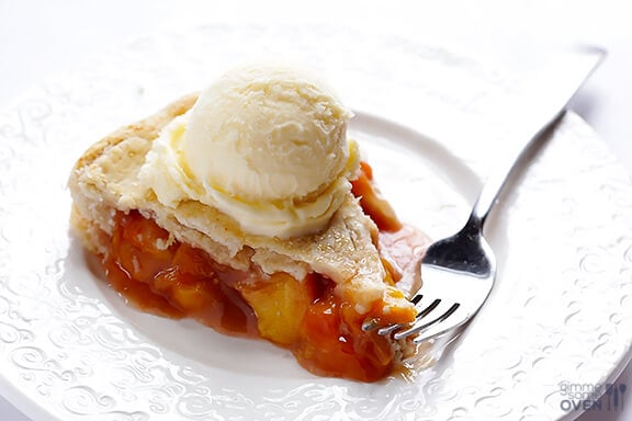 Peach Bourbon Pie Recipe | gimmesomeoven.com