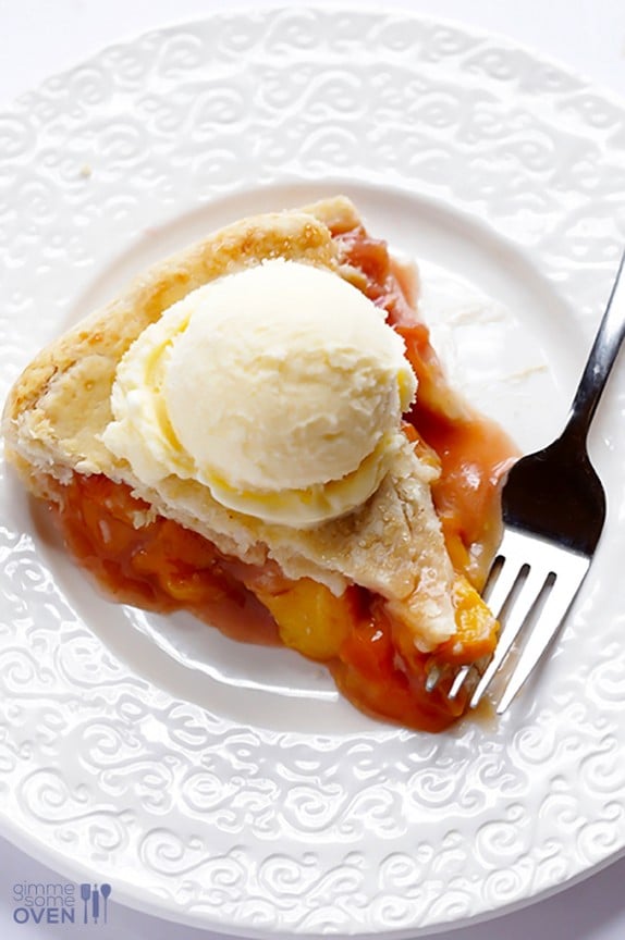 Peach Bourbon Pie Recipe | gimmesomeoven.com