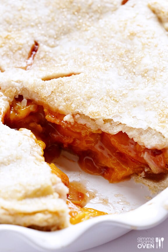 Peach Bourbon Pie Recipe | gimmesomeoven.com