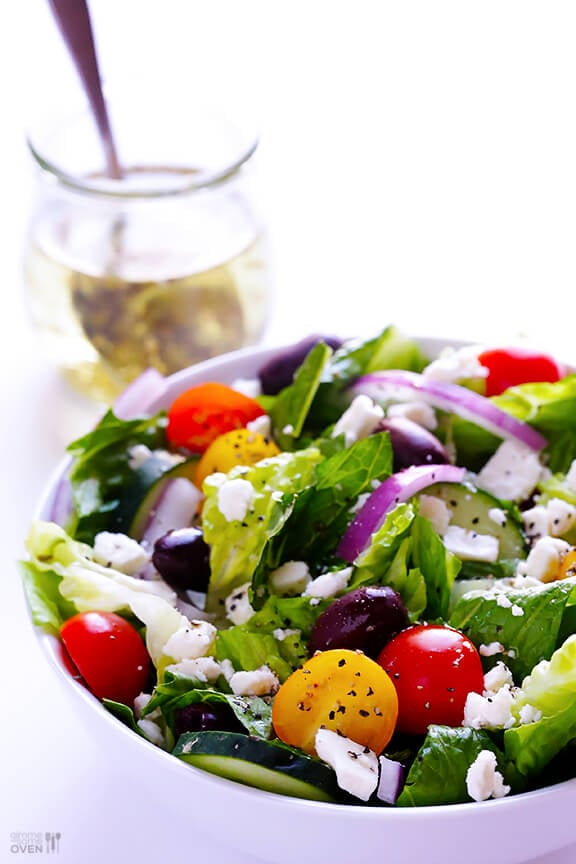 Greek Salad Recipe | gimmesomeoven.com