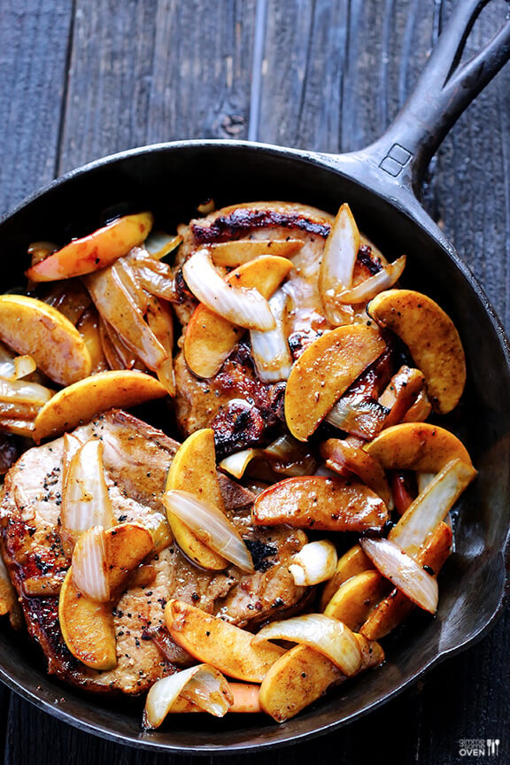 Apple Cinnamon Pork Chops Recipe | gimmesomeoven.com #glutenfree