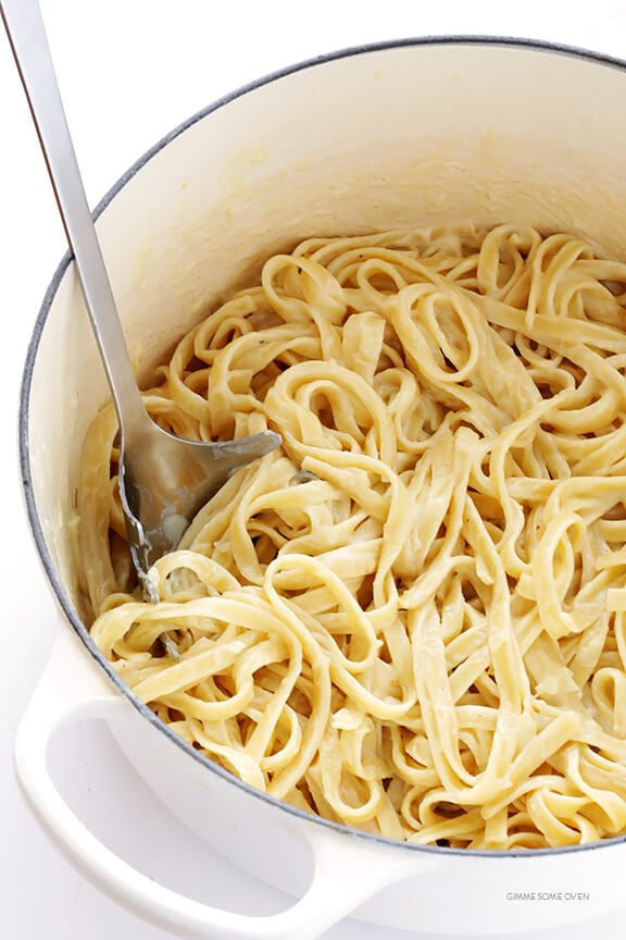 Skinny Fettuccine Alfredo -- lightened up with a few simple tweaks, and so delicious and creamy! | gimmesomeoven.com