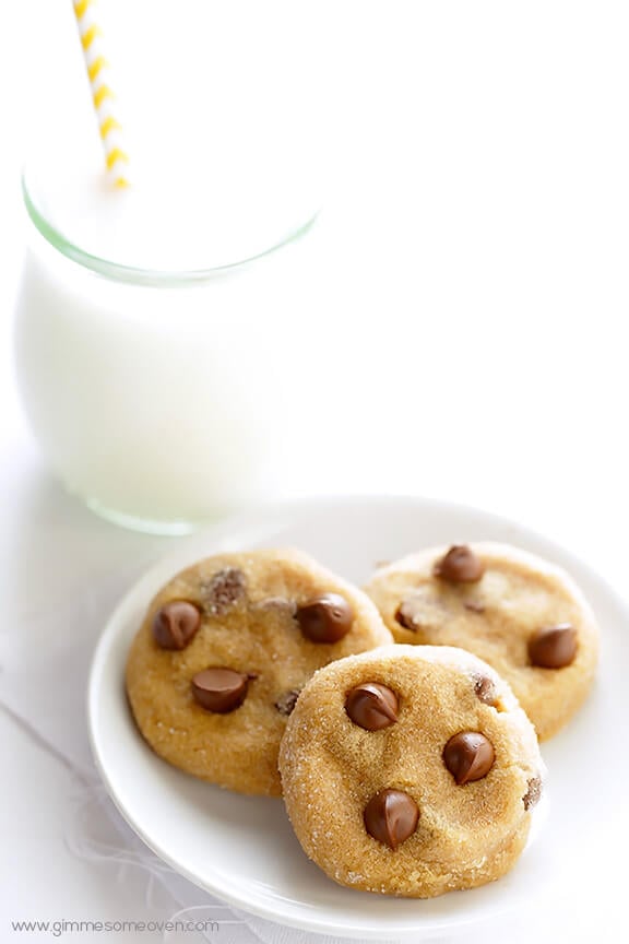 4-Ingredient Peanut Butter Chocolate Chip Cookies | gimmesomeoven.com