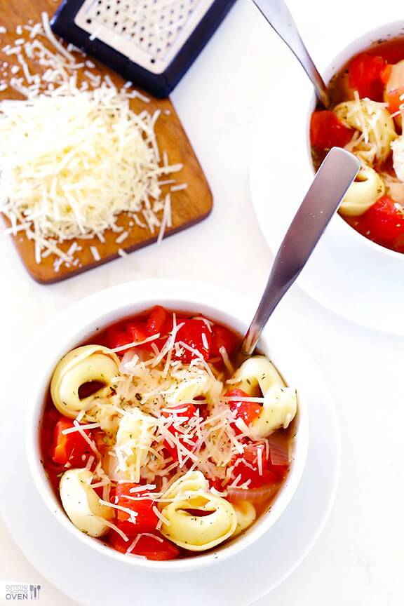 5 Ingredient Easy Tortellini Soup | gimmesomeoven.com