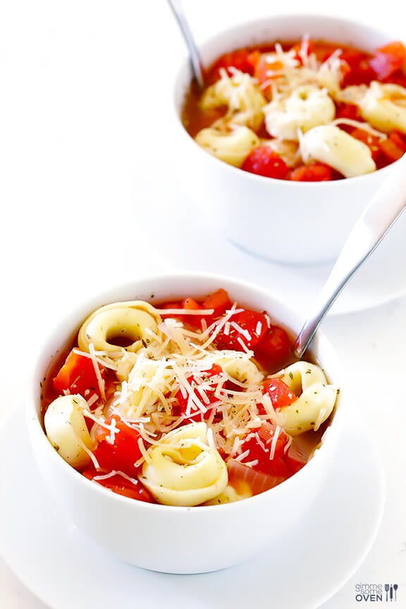 5 Ingredient Easy Tortellini Soup | gimmesomeoven.com