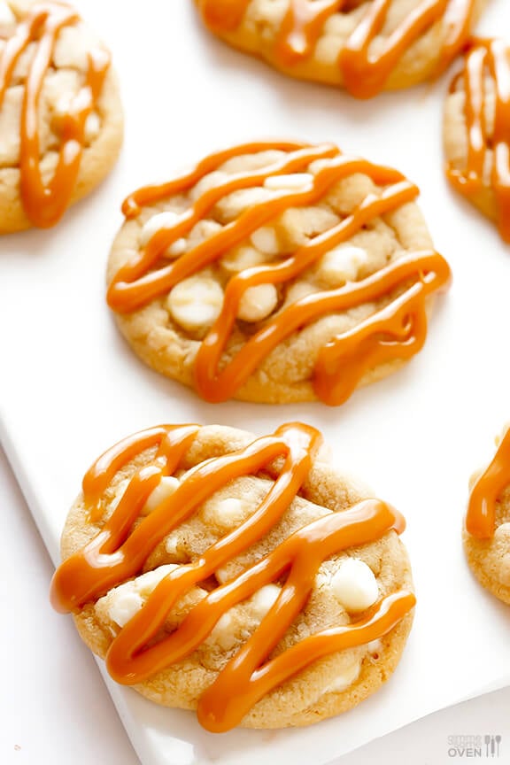 Caramel White Chocolate Cookies | gimmesomeoven.com