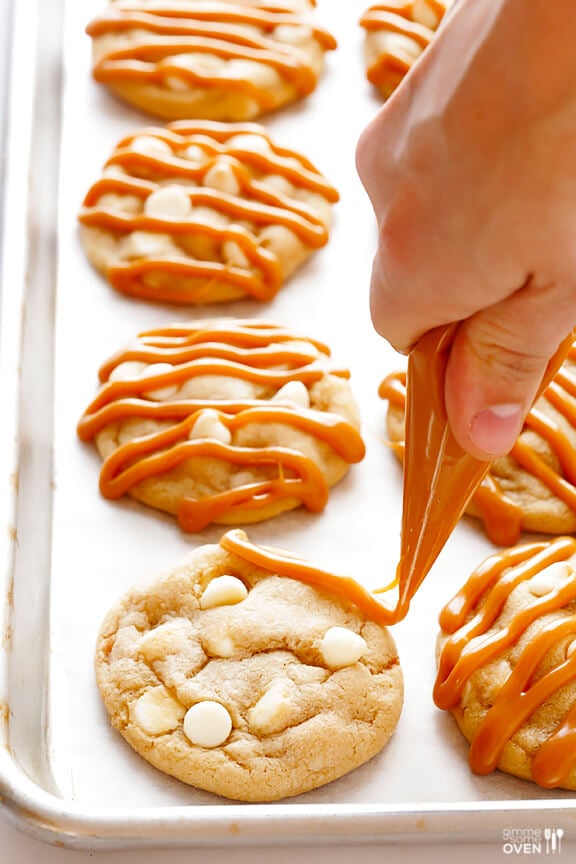 Caramel White Chocolate Cookies | gimmesomeoven.com