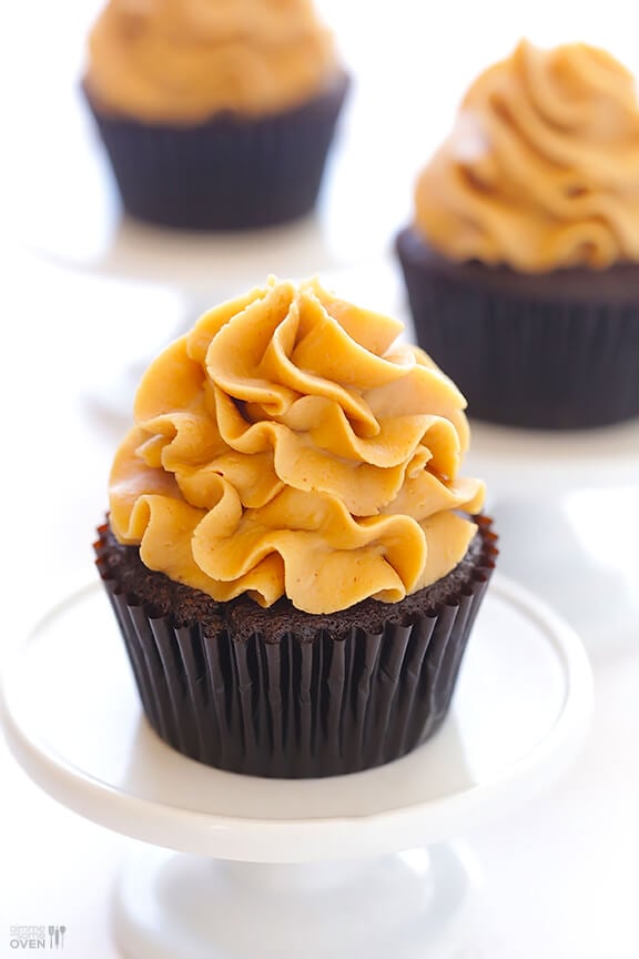 Chocolate Peanut Butter Cupcakes Recipe (with step-by-step tutorial) | gimmesomeoven.com