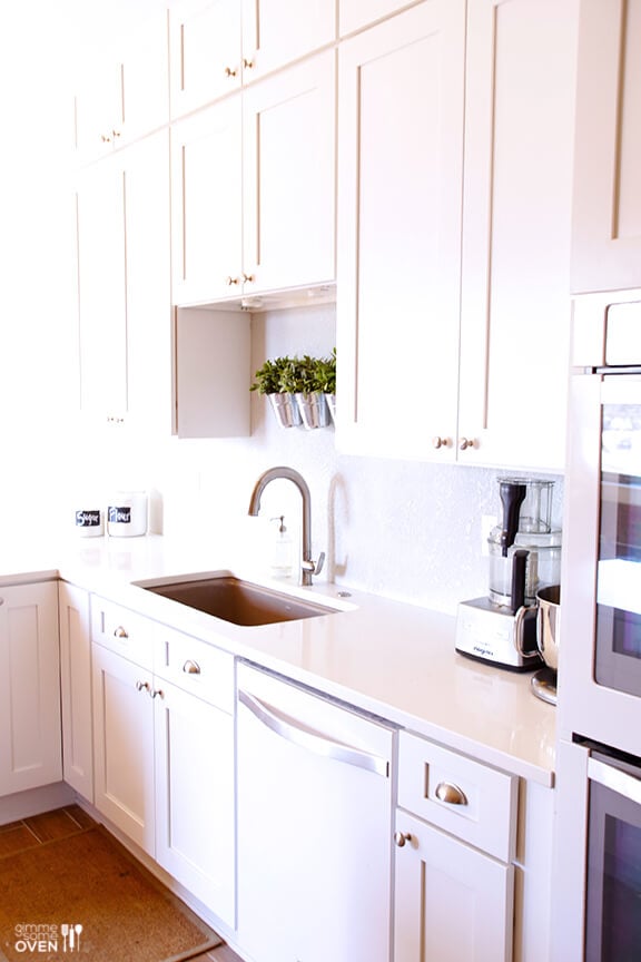 Gimme Some Oven White Kitchen Remodel | gimmesomeoven.com #kitchen