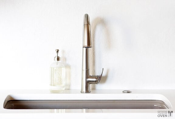 Kitchen Remodel: Kohler Faucet & Sink | gimmesomeoven.com