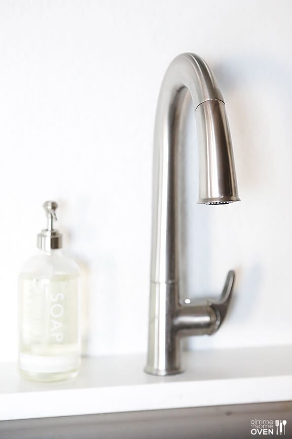 Kitchen Remodel: Kohler Faucet & Sink | gimmesomeoven.com