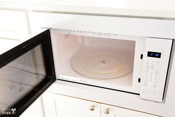 Kitchen Remodel: Whirlpool White Ice Appliances | gimmesomeoven.com  