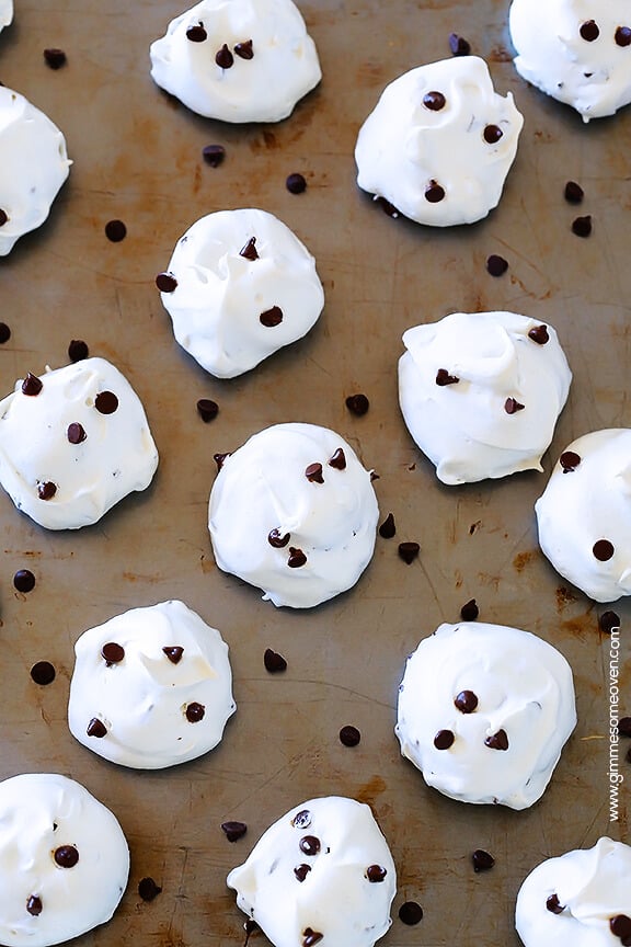 35-Calorie Chocolate Chip Meringue Cookies | gimmesomeoven.com