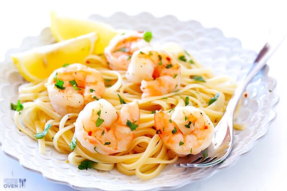 Skinny Healthy Linguine Shrimp Scampi Recipe l Homemade Recipes //homemaderecipes.com/healthy/24-homemade-shrimp-scampi-recipes