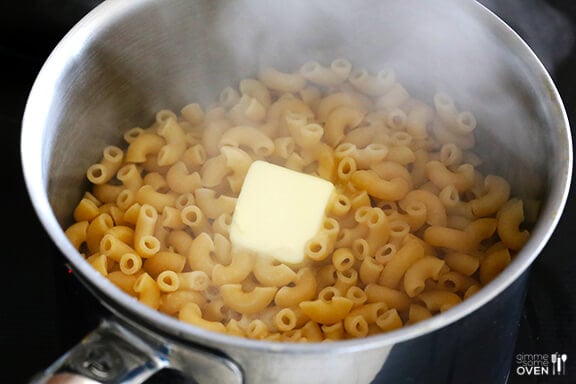 Blue Cheese and Bacon Macaroni and Cheese | gimmesomeoven.com