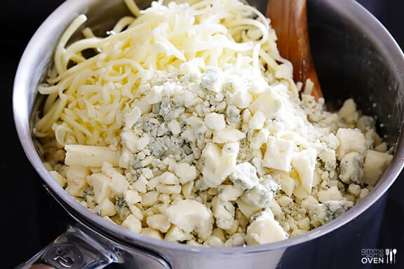 Blue Cheese and Bacon Macaroni and Cheese | gimmesomeoven.com