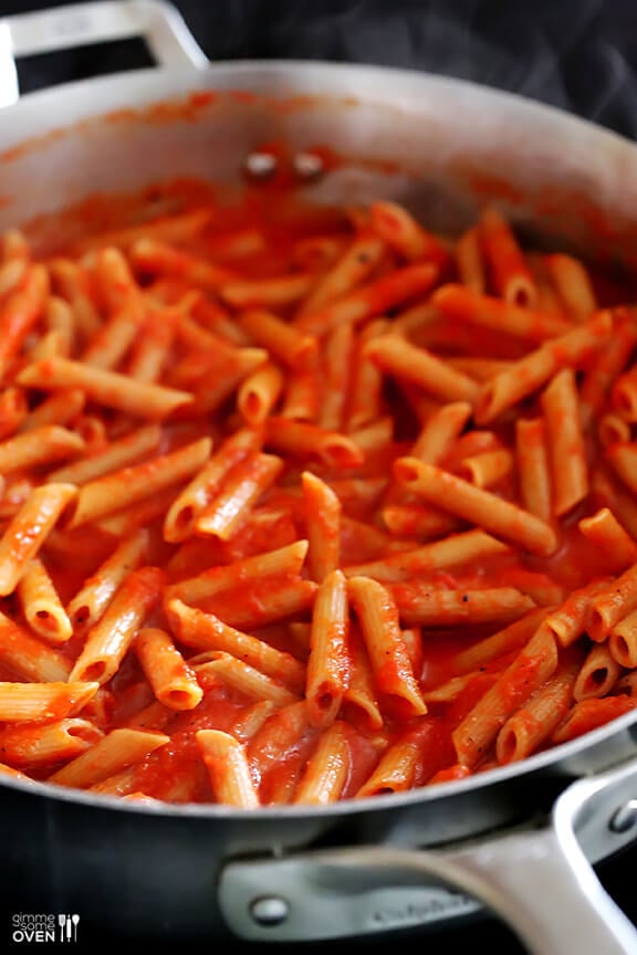 Pasta with Easy Roasted Red Pepper Sauce | gimmesomeoven.com