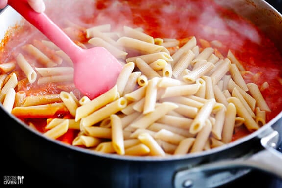 Pasta with Easy Roasted Red Pepper Sauce | gimmesomeoven.com