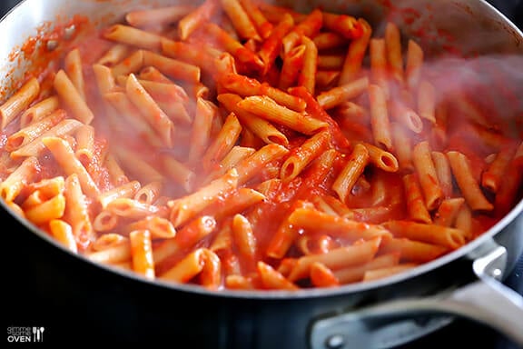 Pasta with Easy Roasted Red Pepper Sauce | gimmesomeoven.com