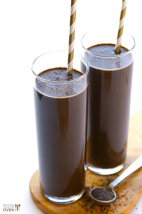 Chocolate Chia Smoothie | gimmesomeoven.com #vegan #glutenfree