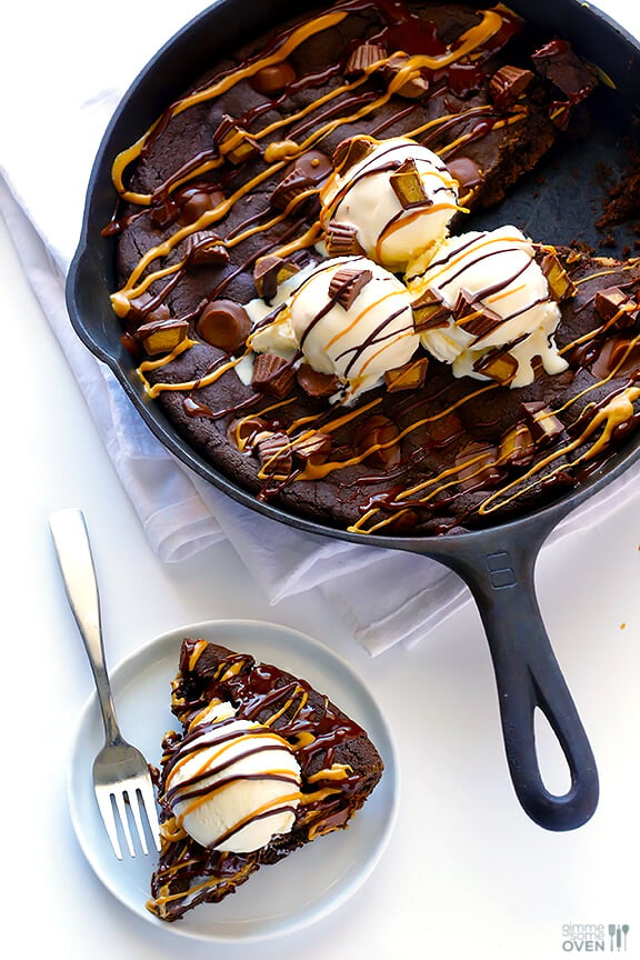 Chocolate Peanut Butter Skillet Cookie | gimmesomeoven.com #dessert