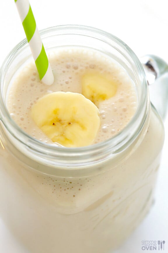 Peanut Butter Banana Smoothie Recipe | gimmesomeoven.com