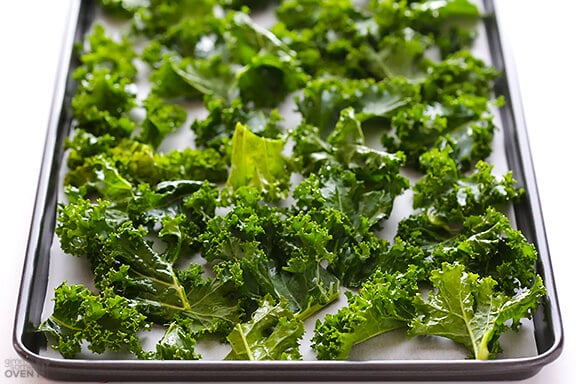 Sea Salt and Vinegar Kale Chips | gimmesomeoven.com #vegan #glutenfree