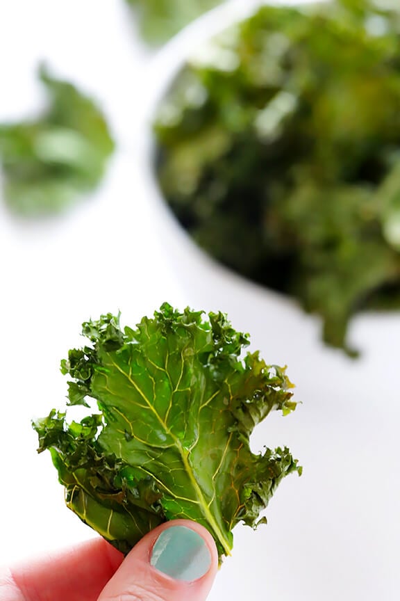 Sea Salt and Vinegar Kale Chips | gimmesomeoven.com #vegan #glutenfree