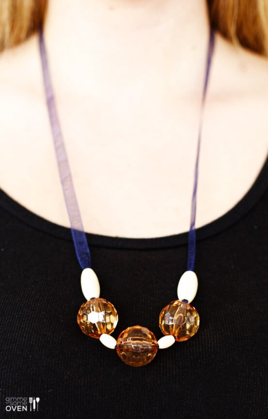 DIY Anthropologie Inspired Necklace -- a quick and easy tutorial inspired by an $88 necklace that will cost you less than $5! | gimmesomeoven.com/style #DIY #tutorial