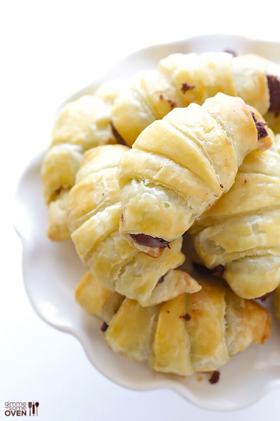 3 Ingredient Nutella Croissants | gimmesomeoven.com #dessert #chocolate