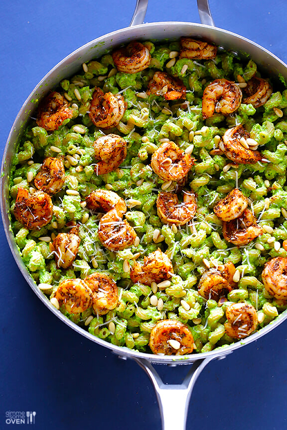 Asparagus-Spinach Pesto Pasta with Blackened Shrimp | gimmesomeoven.com #recipe