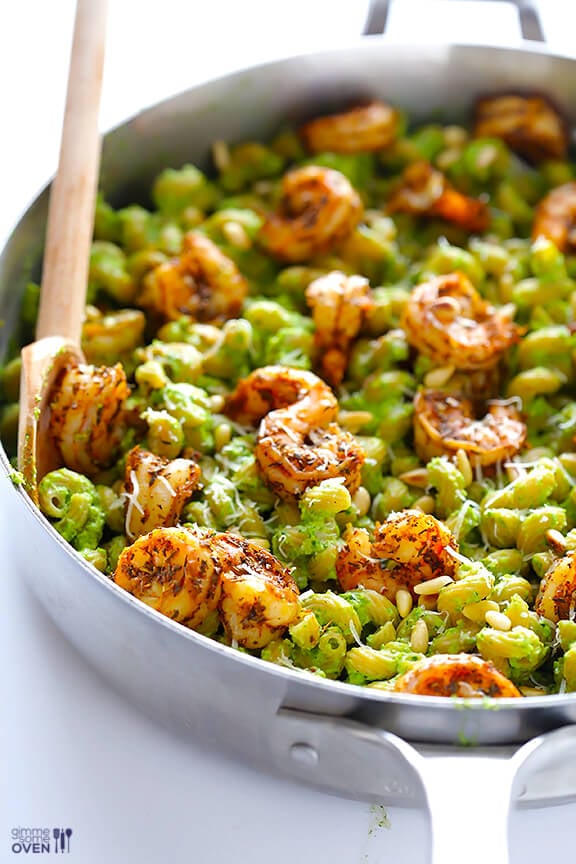 Asparagus-Spinach Pesto Pasta with Blackened Shrimp | gimmesomeoven.com #recipe