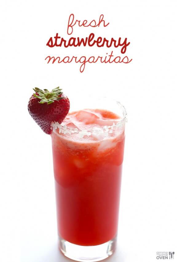 Fresh Strawberry Margarita -- all you need are 5 ingredients and 5 minutes to make these fresh and naturally-sweetened drinks! gimmesomeoven.com