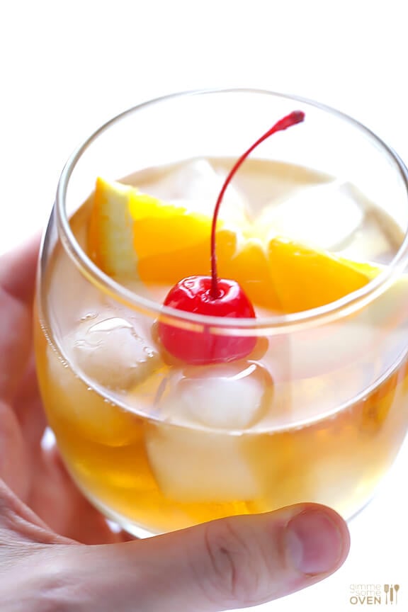 How To Make An Old Fashioned Cocktail Recipe | gimmesomeoven.com #drink #cocktail #vegan #glutenfree