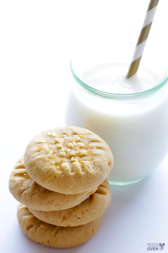 Peanut Butter Banana Cookies | gimmesomeoven.com #dessert