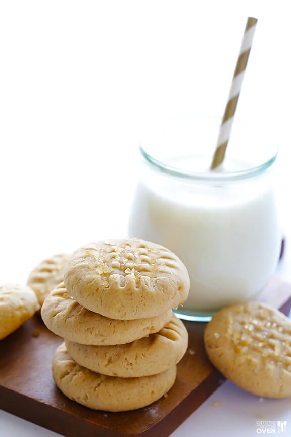 Peanut Butter Banana Cookies | gimmesomeoven.com #dessert