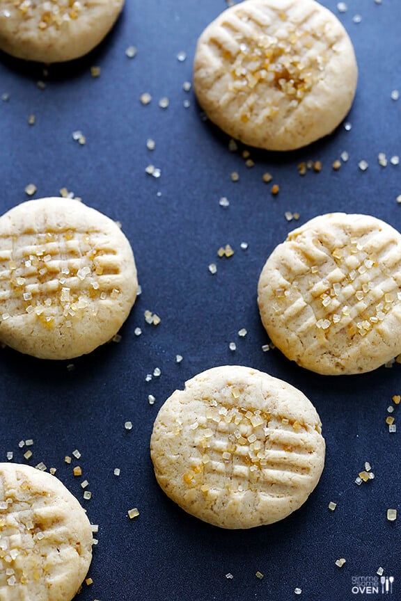 Peanut Butter Banana Cookies | gimmesomeoven.com #dessert