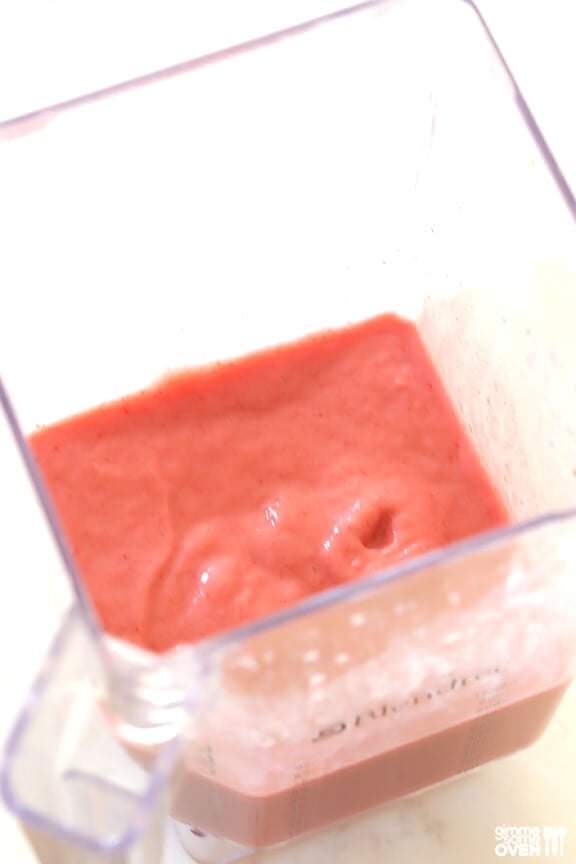 Strawberry Banana Smoothie in Blender