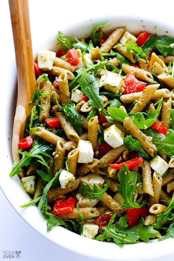 5 Ingredient Pasta Salad Recipe -- quick and easy to prepare, and full of the BEST Italian flavors. Perfect for potlucks, picnics, or just a regular weeknight dinner. | gimmesomeoven.com 