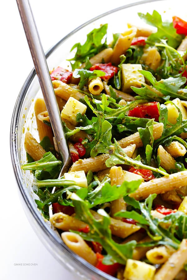 5 Ingredient Pasta Salad Recipe -- quick and easy to prepare, and full of the BEST Italian flavors. Perfect for potlucks, picnics, or just a regular weeknight dinner. | gimmesomeoven.com 