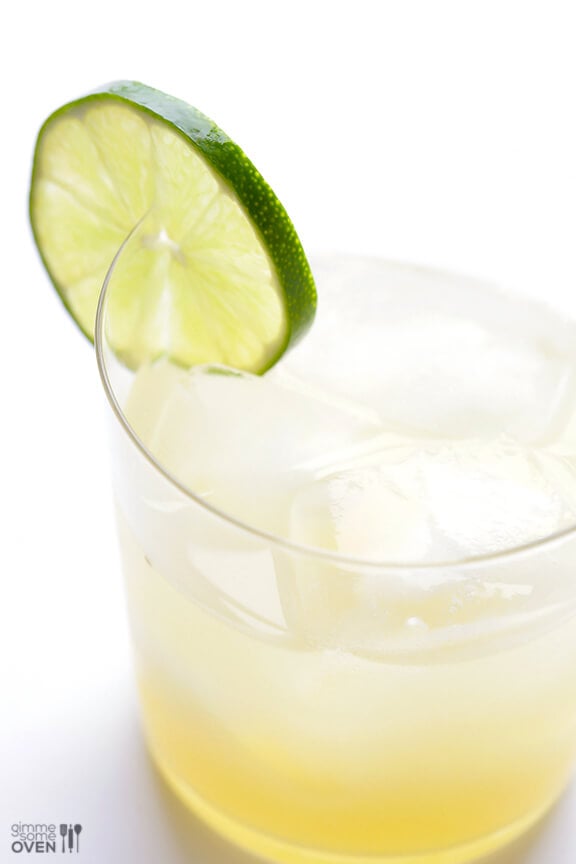 Skinny Margaritas + How To Make A Skinny Margarita Bar | gimmesomeoven.com #cocktail #drink