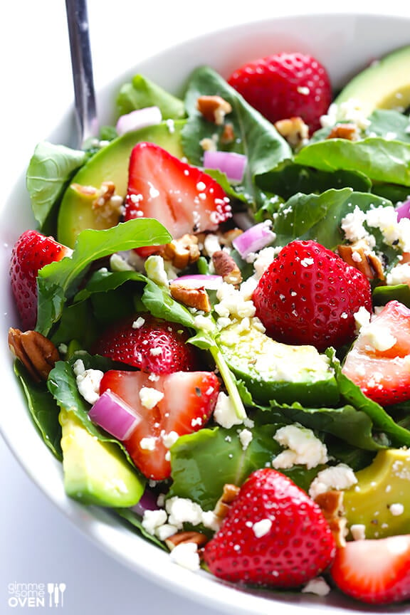 Strawberry Kale Salad | gimmesomeoven.com #vegetarian #glutenfree